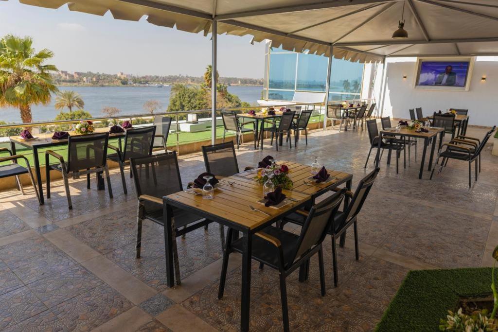 Ultra Loaloa Nile Maadi Hotel Cairo Exterior foto